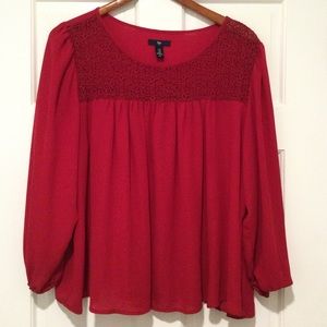 GAP gorgeous red flowy top - like new
